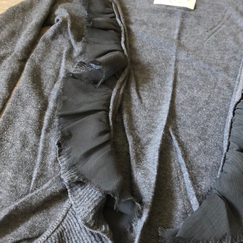 Hollister Ruffle Edge Cardigan - Picture 2 of 5